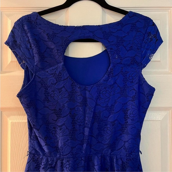 Royal blue midi dress with lace and a cut out back - Picture 2 of 3